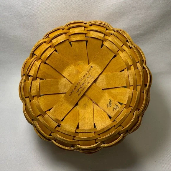 Longaberger 2002 Saffron Booking Basket with Leather Handles - Picture 3 of 4